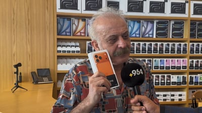 فەرهاد پیرباڵ: رەنگە ئایفۆنەکەم بفرۆشمەوە، چونکە معاش نەهاتووە