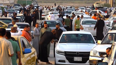 “المعلاية” تربك البيع.. فيديو من أجواء الجمعة في معارض سيارات سوق الشيوخ