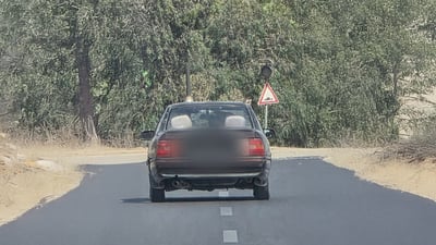 خۆڵ لە جامەوە فڕی مەدە ئەم پەڕلەمانتارە وێنەت دەگرێ