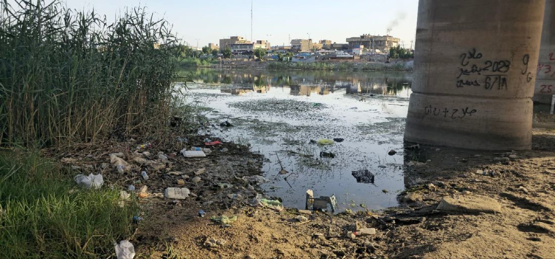 صور: صيف طويريج يكشف “أسماء الحبيبات” تحت الجسر.. أحلى البساتين تخشى الجفاف