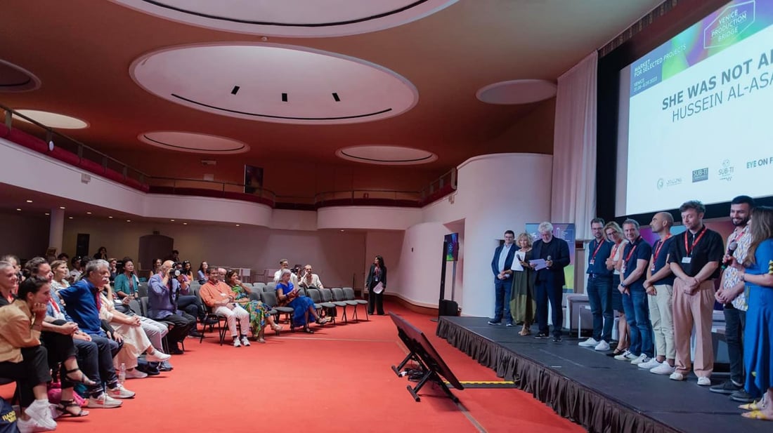 فيلم “لم تكن وحيدة” حصد “الفاينل كات” في البندقية والمخرج من البصرة (فيديو)