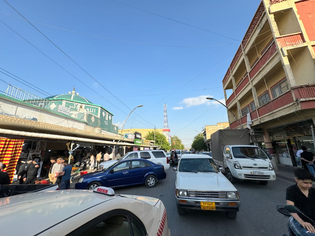 صور: مسجد كويسنجق يكتسي باللون الأبيض.. متبرعون تكفلوا بطلاء المبنى التاريخي