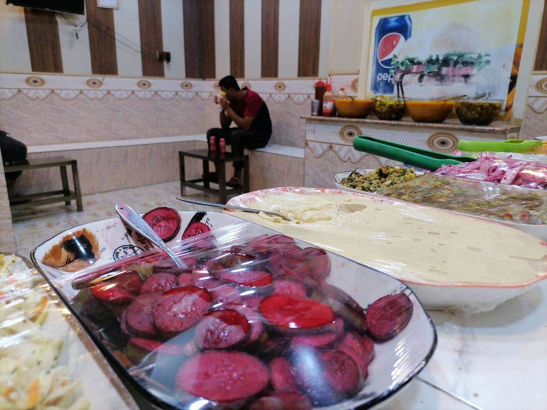 صور: كافتيريا أموني في هيت توسعت إلى 3 محلات وباتت الأشهر