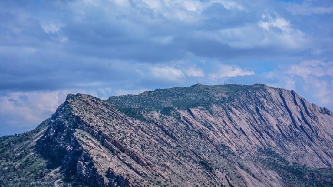 Three drones strike Zmnako Mountain near Darbandikhan, targeting telecom towers