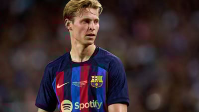 پاریس بۆ دی یۆنگ ركابه‌ری ئینگلیزه‌كان ده‌كات