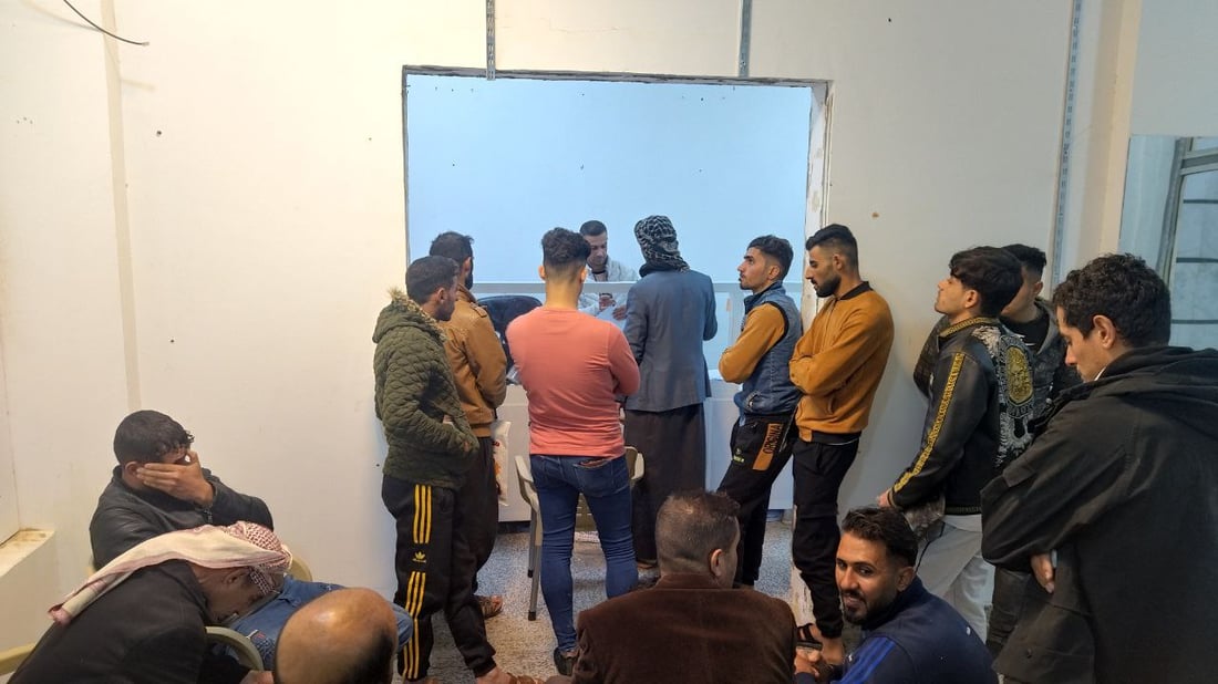 الأهالي تخلصوا من 70 كم سفر.. “ماستر كارد” الرافدين بات يصدر في هيت (صور)