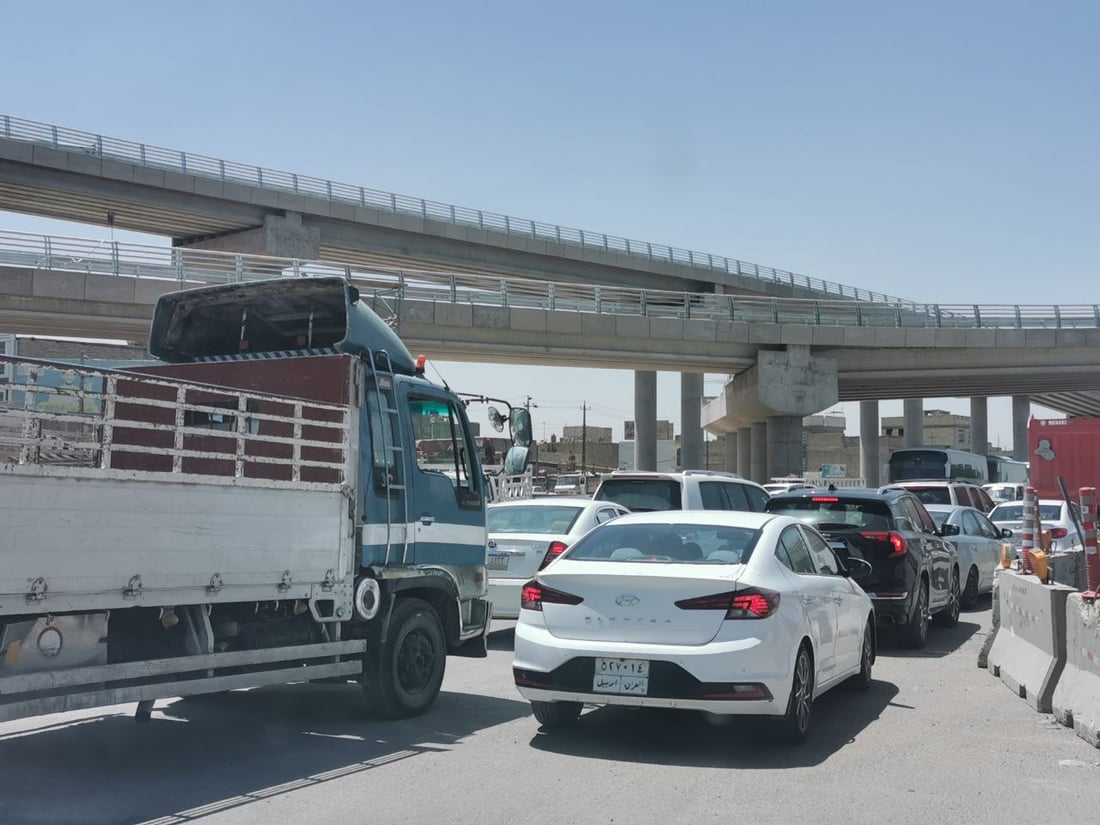 صور من النجف: ازدحام خانق في شارع المطار مع قرب افتتاح مجسرات الزهراء
