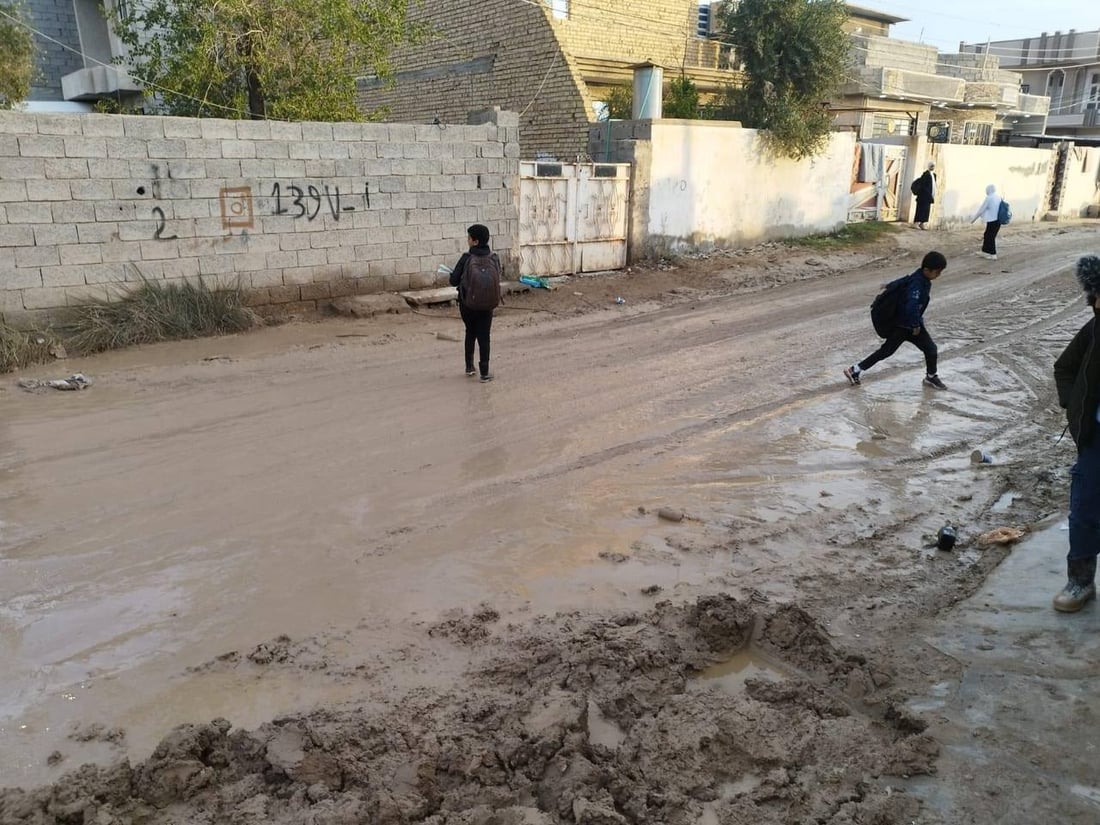 صور: أطفال كاطون بعقوبة يحلمون بالسير على طرق بشرية.. والنائب المجمعي متفائل