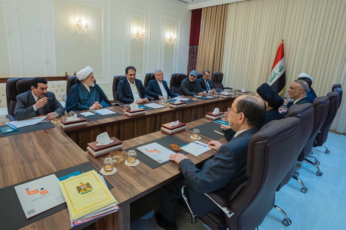 قيس الخزعلي عاد مبتسماً وبقي العبادي.. صور من اجتماع الإطار هذه الليلة