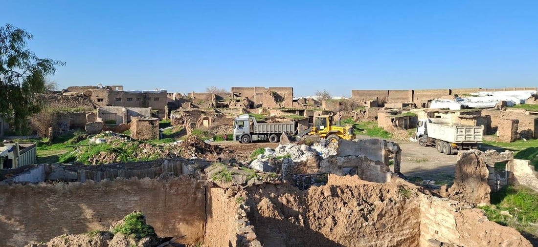 زبڵ و خاشاکی ناو قەڵا کۆکرایەوە و گواسترایەوە بۆ کانی قرژاڵە