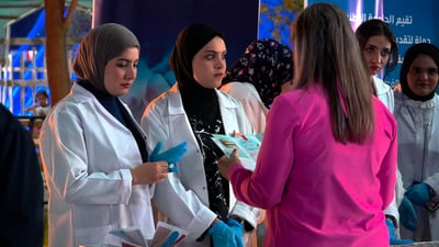 شاهد: وجه جديد للناصرية.. الطبيبات والأطباء وتجربة فريدة مع العوائل