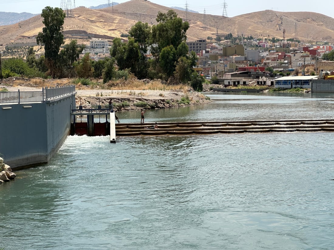 دهوك تمنع السباحة في نهرها إلا قرب جسر دلال وبإشراف الدفاع المدني