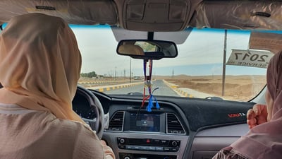 أكثر من 10 نساء في تلعفر يقدن السيارات.. الدورات تبشر بالمزيد رغم “النظرات”