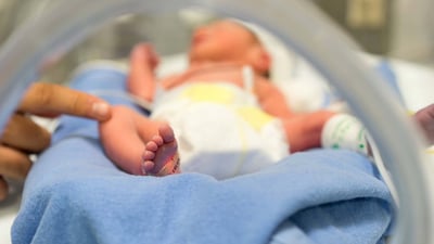 انتظر القابلة المأذونة 44 عاماً.. مركز صحي في المثنى يسجل أول حالة ولادة
