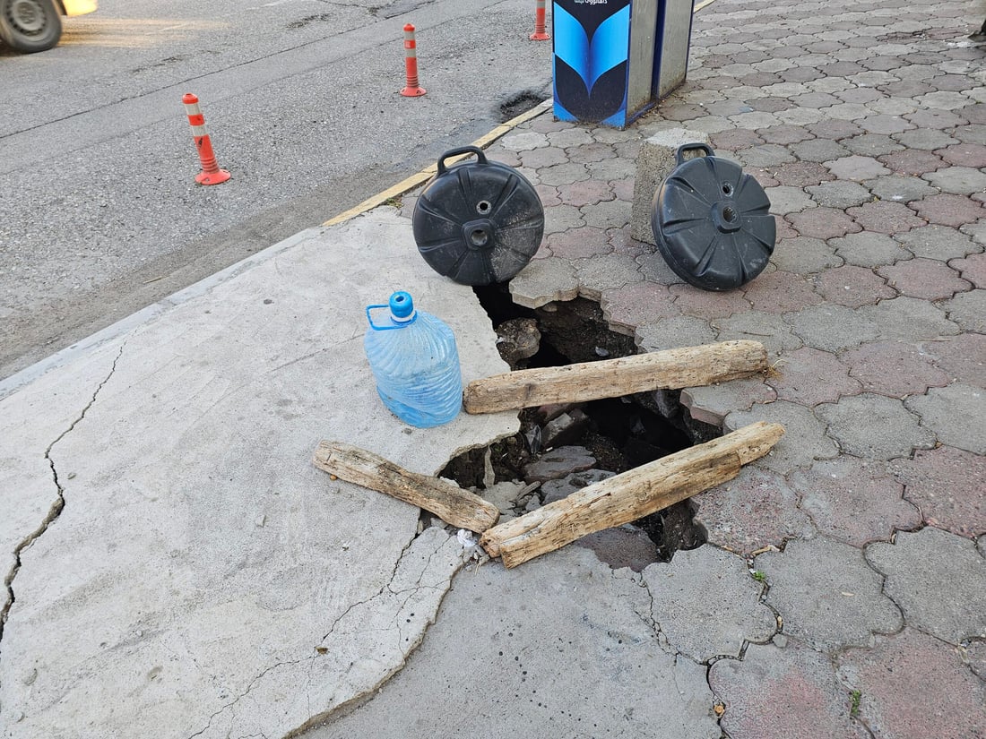 چاڵى پەردەم بیناى پارێزگا: وریا نەبن تێى دەکەون