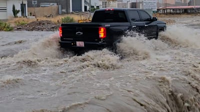 فيديو: السليمانية تعيش يوماً صعباً.. أمطار غزيرة وسيول جارفة في كل مكان