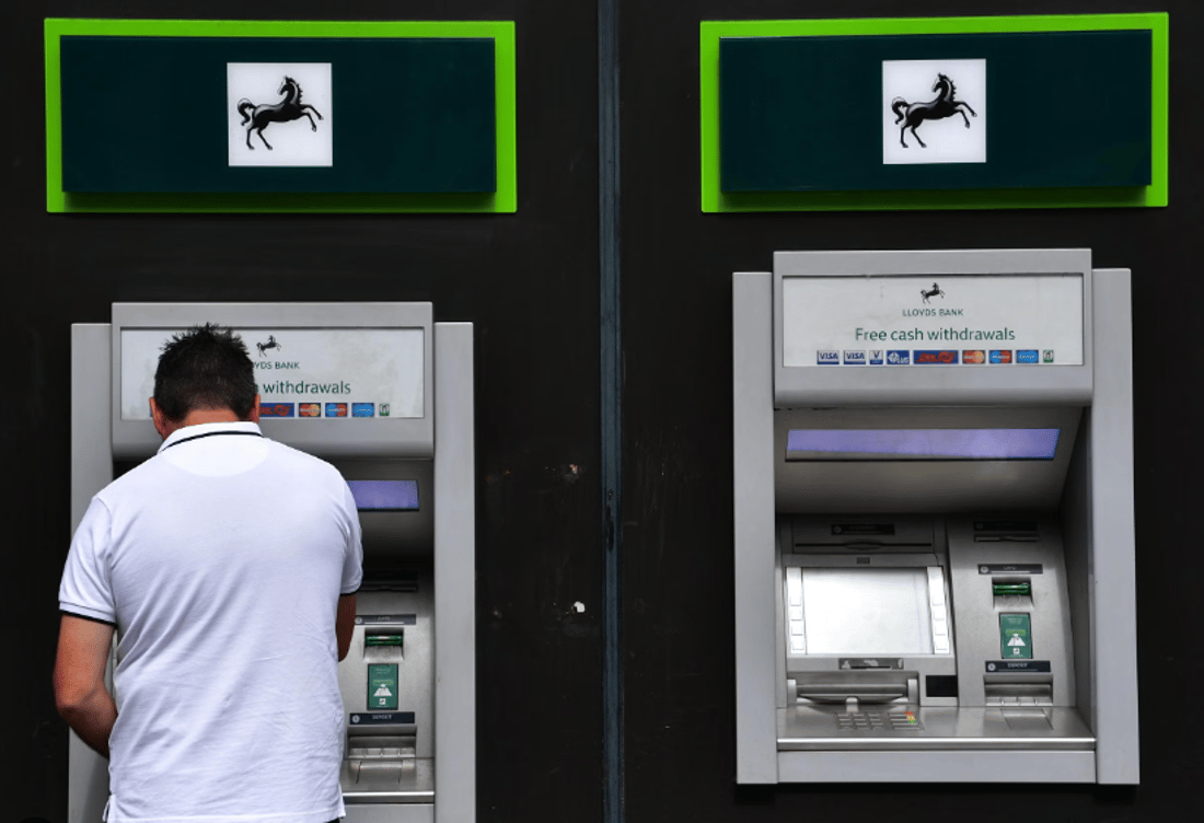 بانکە بازرگانییەکانی هەرێم کەم دەکرێنەوە