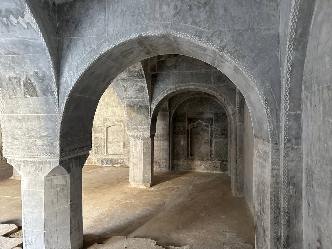 الموصل: إعادة العمل في “بيت التتنجي” التراثي.. ونقش الحجر بأياد محلية