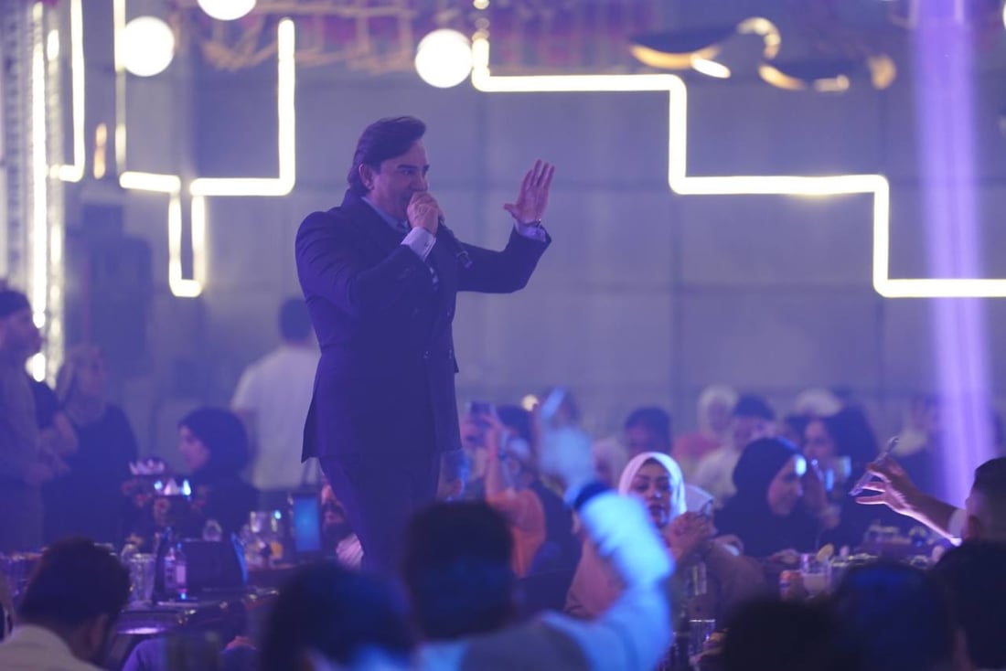 الحفلة مستمرة حتى الآن: صور من ليلة حبيب علي الصاخبة في البصرة.. وحضور من الخليج