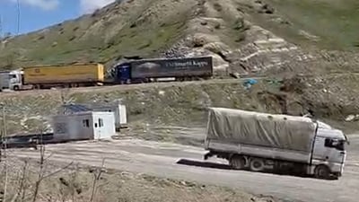 جوڵەی بازرگانی لە مەرزی پشتە دەستیپێکردەوە