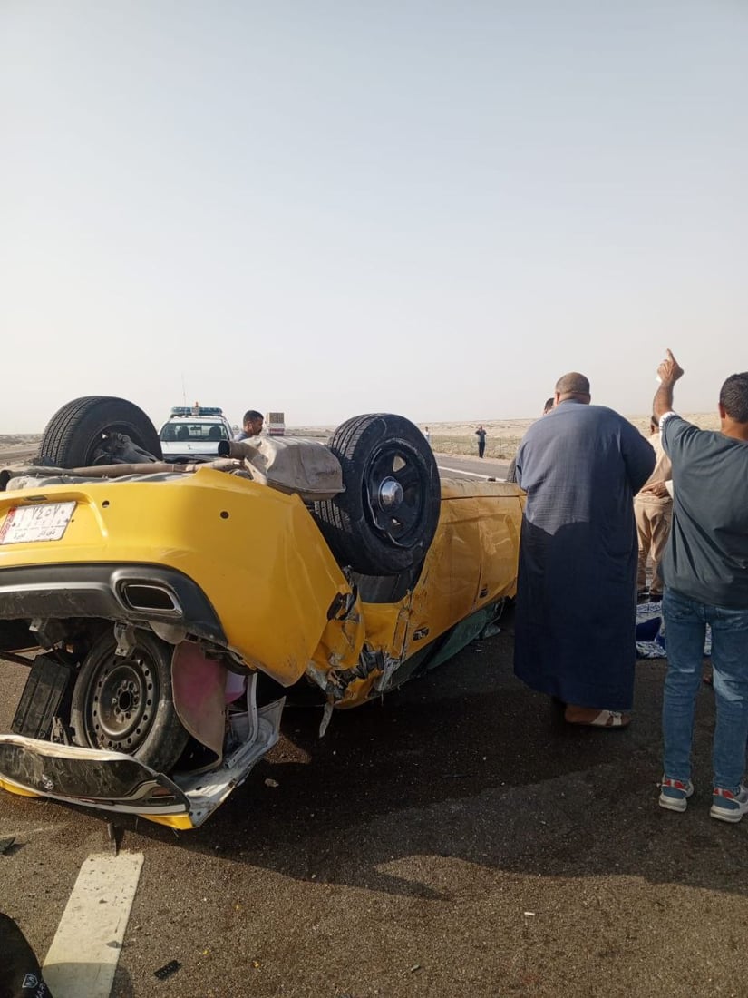 وفاة شخصين وإصابة ثالث بانقلاب “جارجر” على الطريق السريع غربي ذي قار (صور)