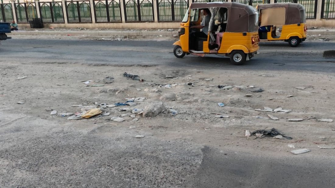 صور: الدسيم في بغداد يئست من التبليط.. هل يمكن أن تحدلوا الشوارع فقط؟!