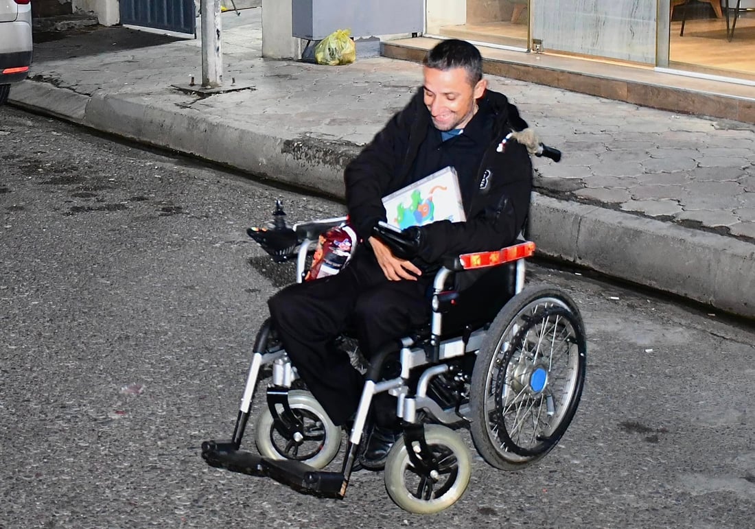 صور: بابا نؤيل يفاجئ الأطفال في عينكاوة