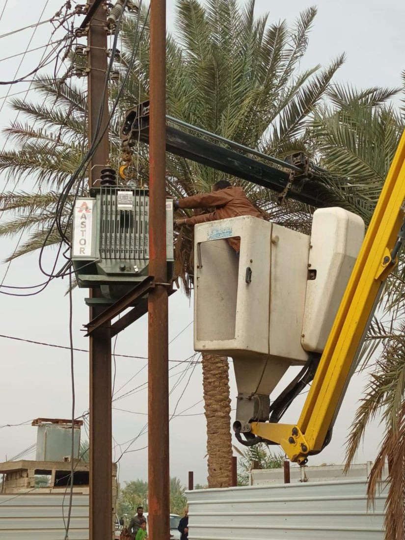 أبو غريب: بعد انقطاع 14 يوماً.. الكهرباء تعود لناحية النصر والسلام (صور)