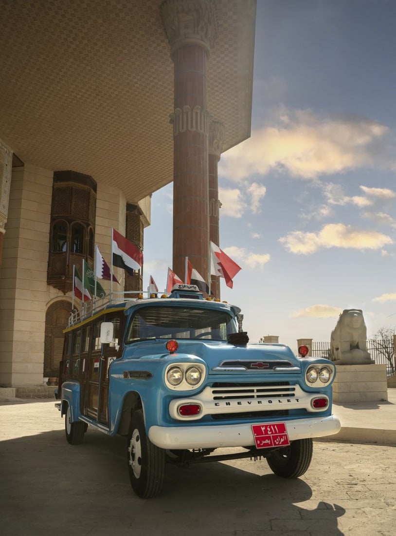 البصرة: باص تراثي من خشب السفن وأنامل الفلّاحات يجوب دول الخليج (صور)