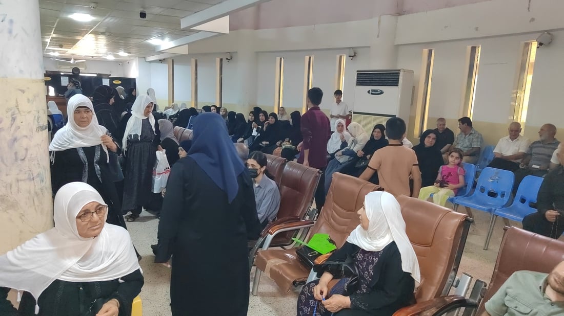 ازدحام في مصارف كردستان مع بدء صرف الوجبة الأولى من رواتب شهر أيار