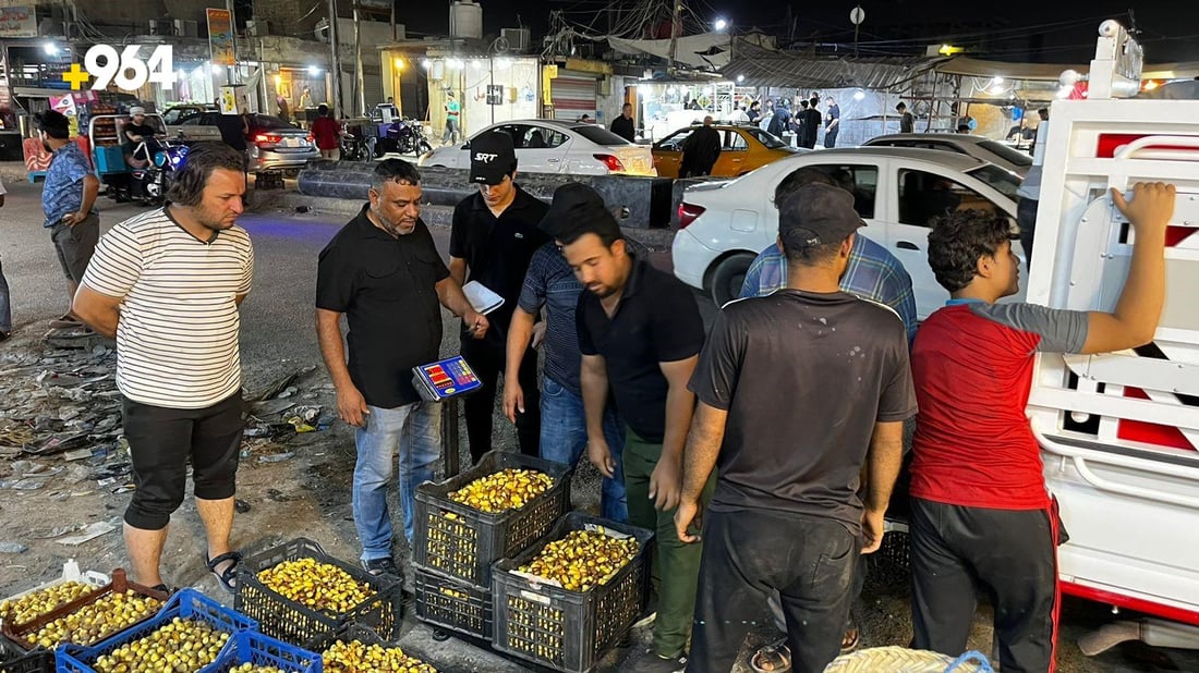 سلال “أبو الخصيب” وصلت بورصة البصرة: الزبائن يتزاحمون على “البرحي” (صور)