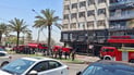 لحظة إنقاذ شخصين عالقين فوق برج الاتصالات خلال حريق بناية الكرادة