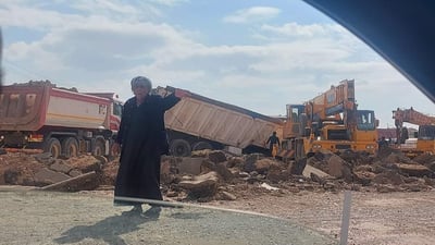 زحامات خانقة بعد انقلاب “لوري” في تقاطع حيوي على طريق بعقوبة – مقدادية