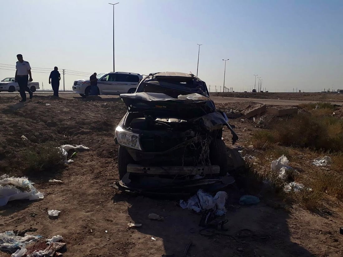 صور: إصابة 5 أشخاص بانقلاب “جكسارة” على طريق بصرة – دير