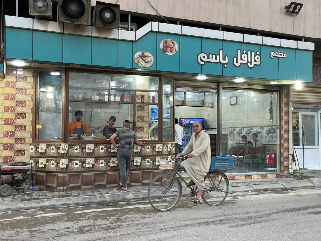 صور من سوق بهرز العتيق هذا المساء.. 964 في أقدم مجتمعات ديالى التجارية
