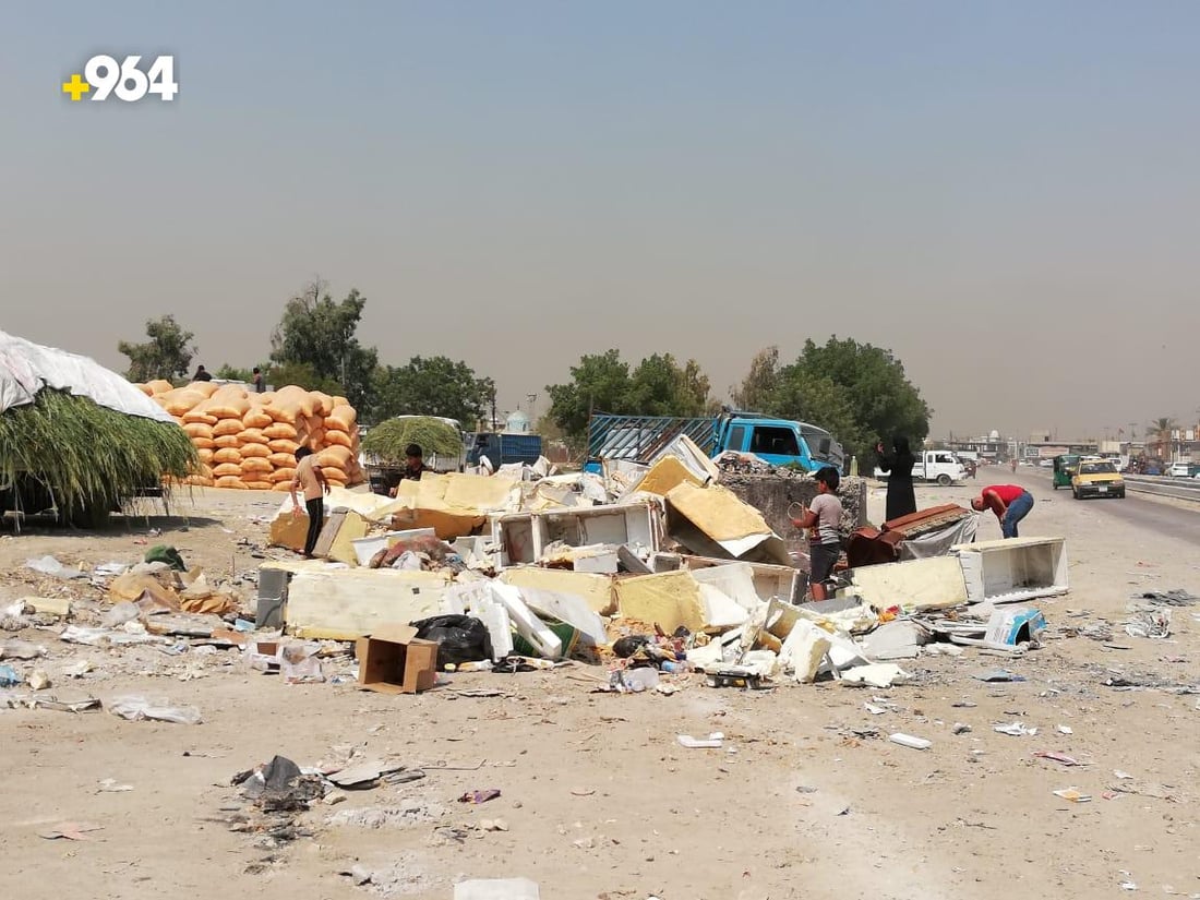 الفضيلية “لا تطاق” والأهالي يتبادلون اللوم مع البلدية ويطلبون أكياس قمامة