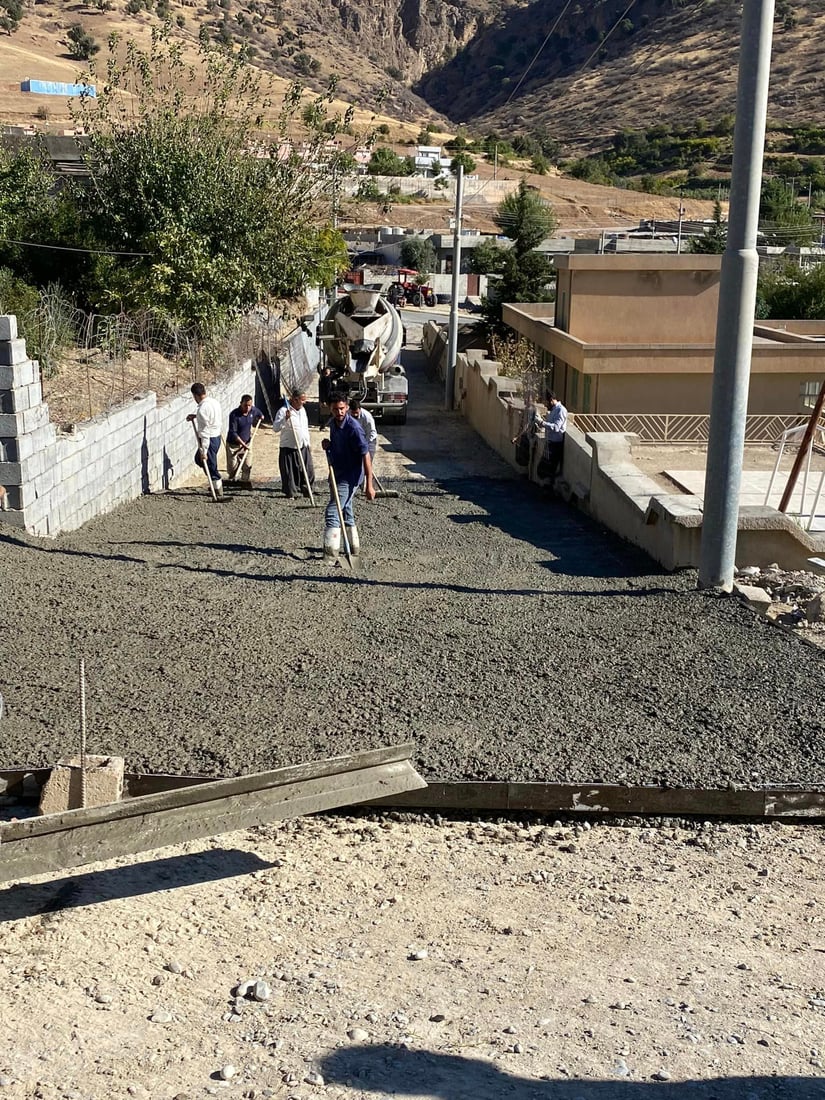 قوتابیانى تاكه‌ قوتابخانه‌كه‌ی ئیسێوه‌ له‌ قوڕولیته‌ى زستان رزگاریان بوو