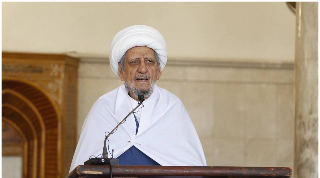 مسجد الكوفة يحذر من تصدر “الجهلاء” ويدعو للتصدي للعناوين الخداعة