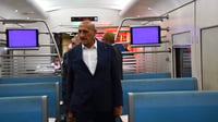 صور: ثلاثة قطارات DMU تحمل جماهير بغداد إلى البصرة لمؤاز...