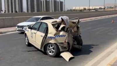 رووداوێکی هاتوچۆ تەکسیەکی کردووە بە نیوە