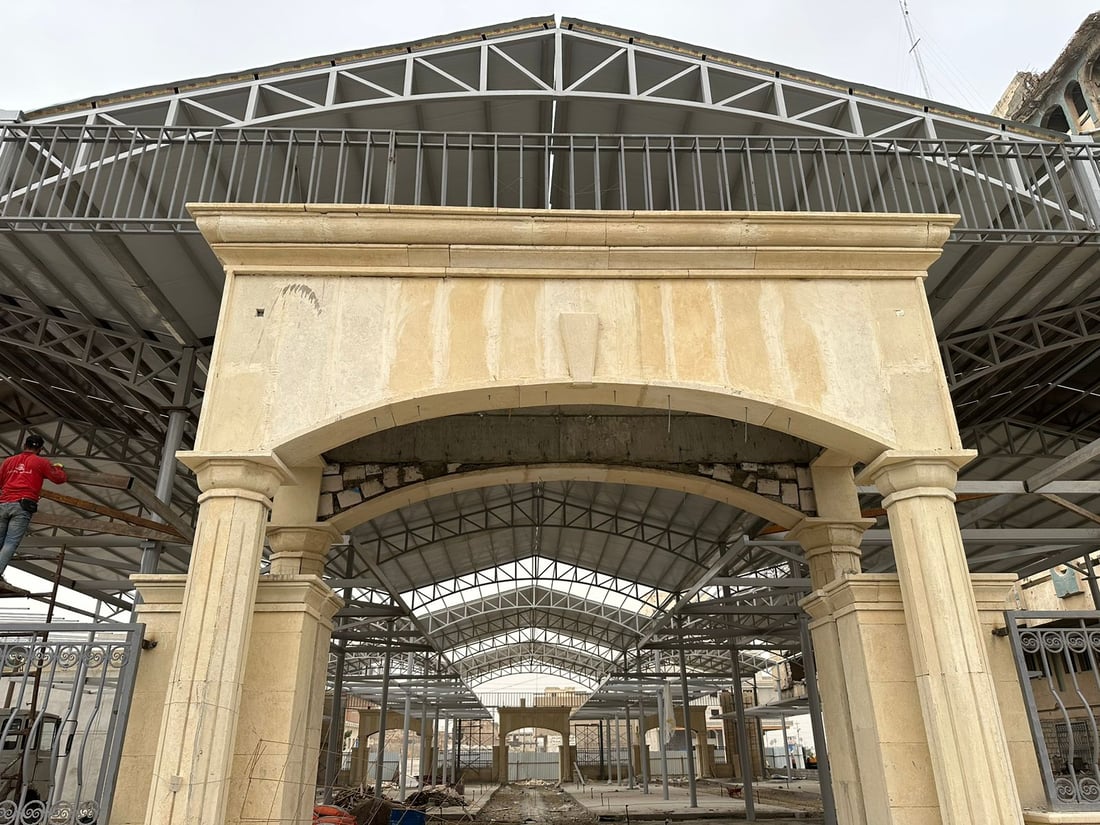 العمل يشارف على نهايته.. جولة مصورة من سوق الموصل النموذجي في باب الطوب