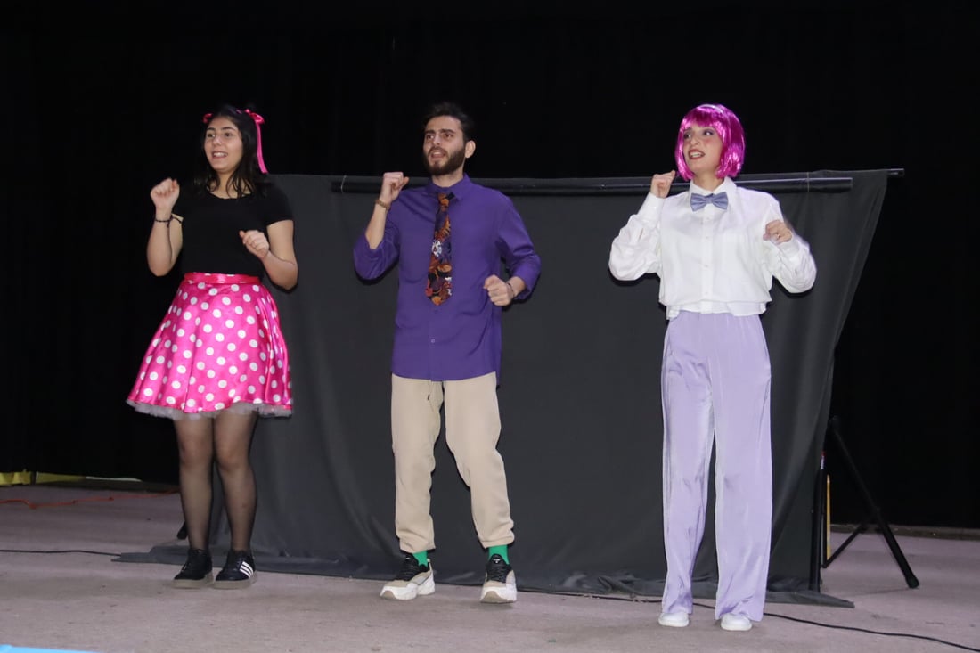 صور: مسرح دمى في عينكاوة احتفالاً بعيد الأم ونوروز والأطفال رقصوا كثيراً