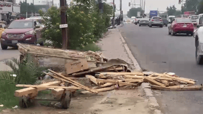 البياع: جرافات البلدية تطيح ببسطيات متجاوزة على الشارع العام (صور)