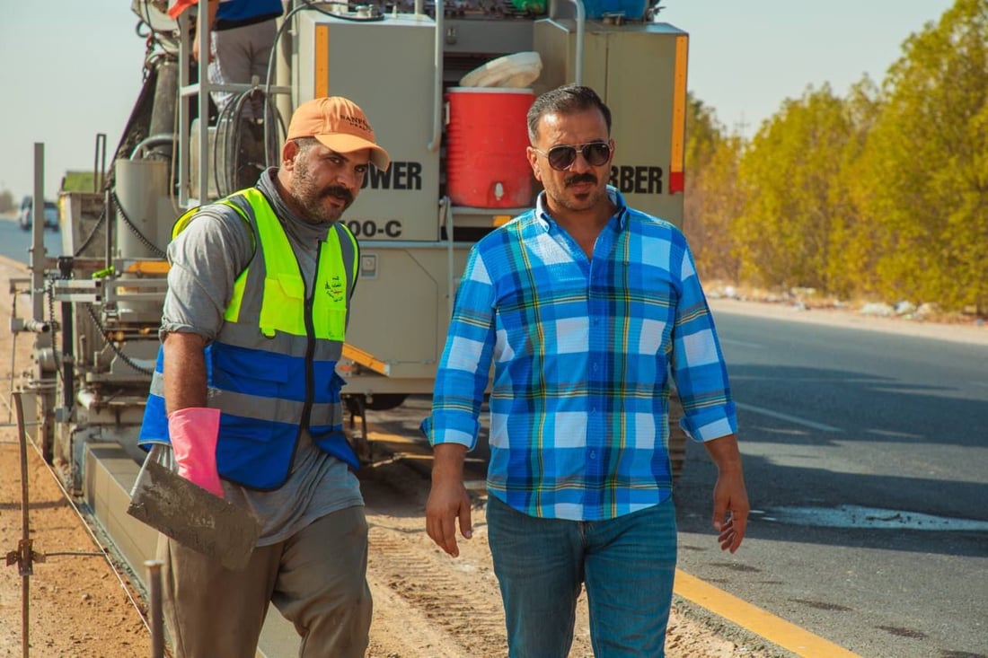 صب وإنارة وأشجار “الجلفلورا”.. صور من أعمال الجزرة على طريق سفوان والزبير