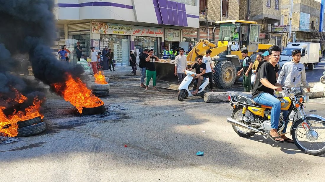 Nasiriyah protestors block main roads with burning tires