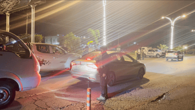 ئۆتۆمۆبێلی جامڕەش و بێ سەرەتا و ماتۆڕسکیل دەستیان بەسەردا دەگیرێت