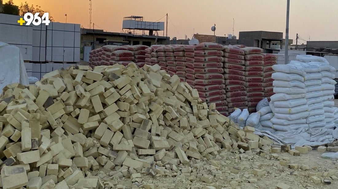 خطط البناء ارتبكت في الناصرية: قفزة “صادمة” للطابوق والحصى و”الشيش” (صور)