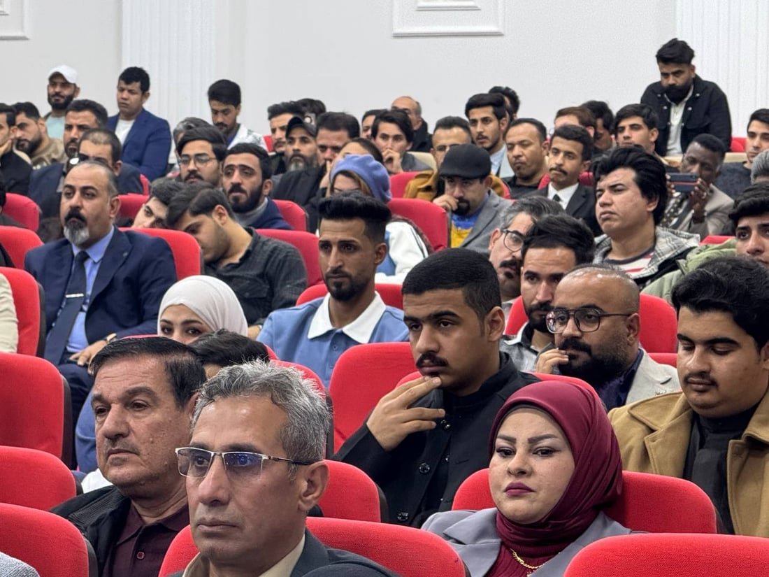 صور: اجتماع كبير في البصرة للشعراء الشعبيين.. هذا “مربد” كهدوء السياب