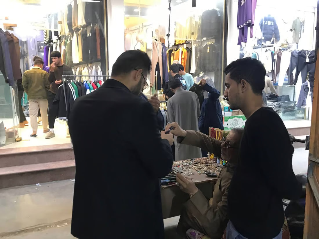 Gemstone sellers in Basra battle against fraudsters tarnishing their trade
