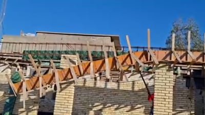 ابتدائية الزهاوي تصحو على صدمة.. هدم قوالب الصب بسبب المستحقات (فيديو)